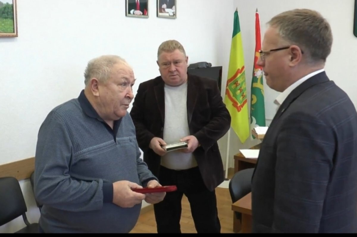    В Пензенской области родителям погибшего в СВО передали Орден Мужества