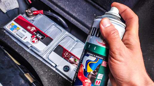 Ставлю новый аккумулятор и сразу "крашу" клеммы из баллончика - рабочая ...