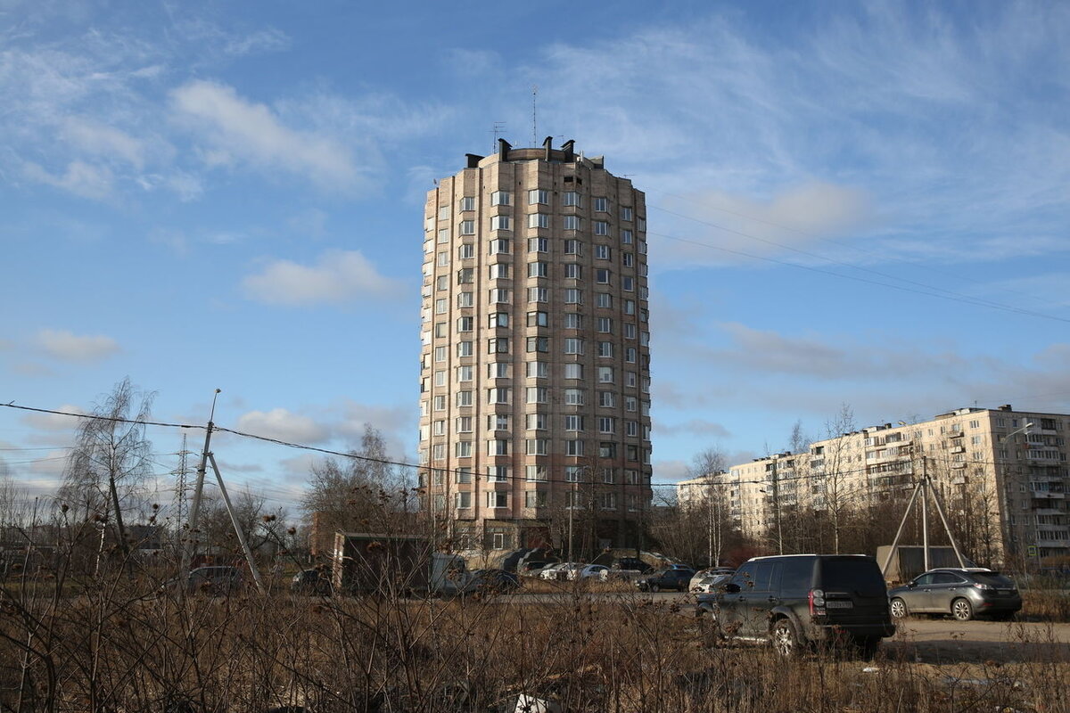 Дом- стакан в Петербурге