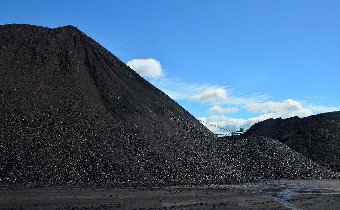 вот такие горы угля