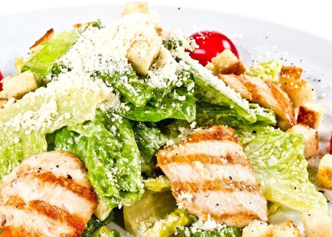    Салат «Цезарь» с пармезаном