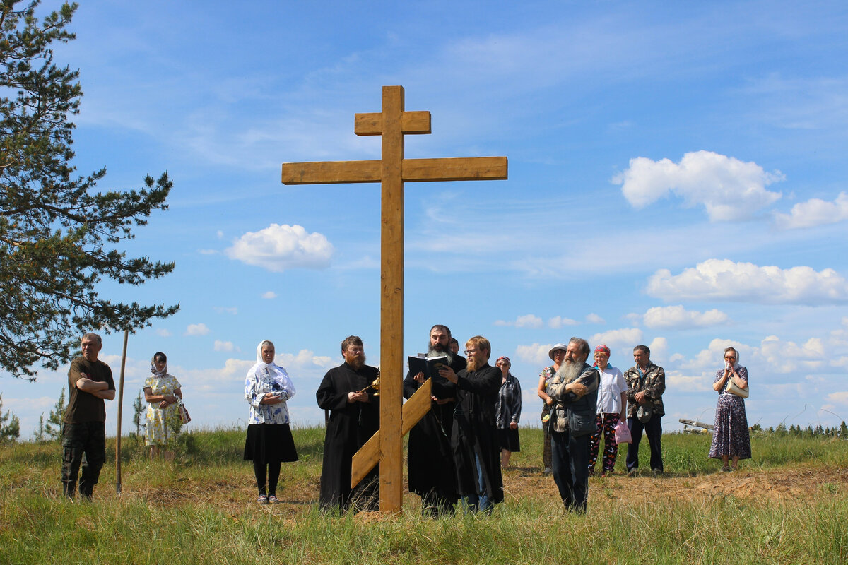 Погост крест Паданы