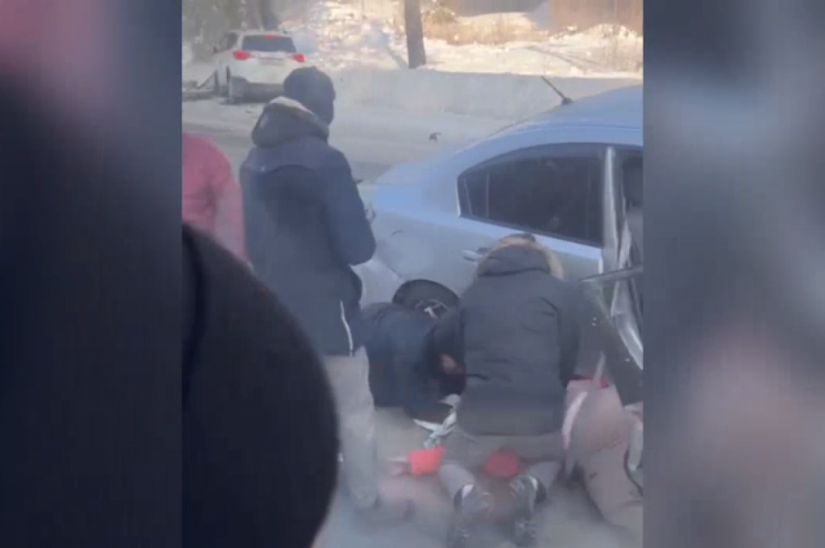    Очевидцы жесткого ДТП на томской трассе реанимировали пострадавших