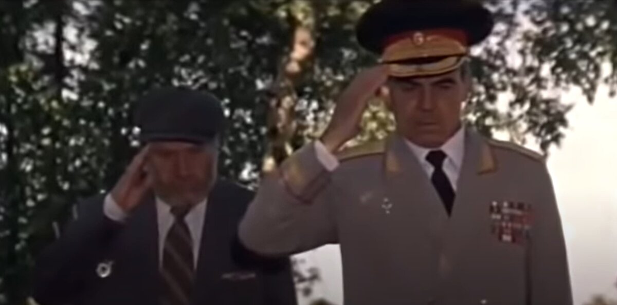Кадр из фильма «Зачем человеку крылья»