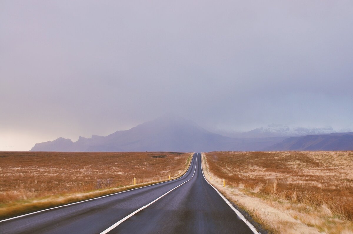 Каждый выбирает свою дорогу. Фото на обложке из личного архива Ю.Гришановой 