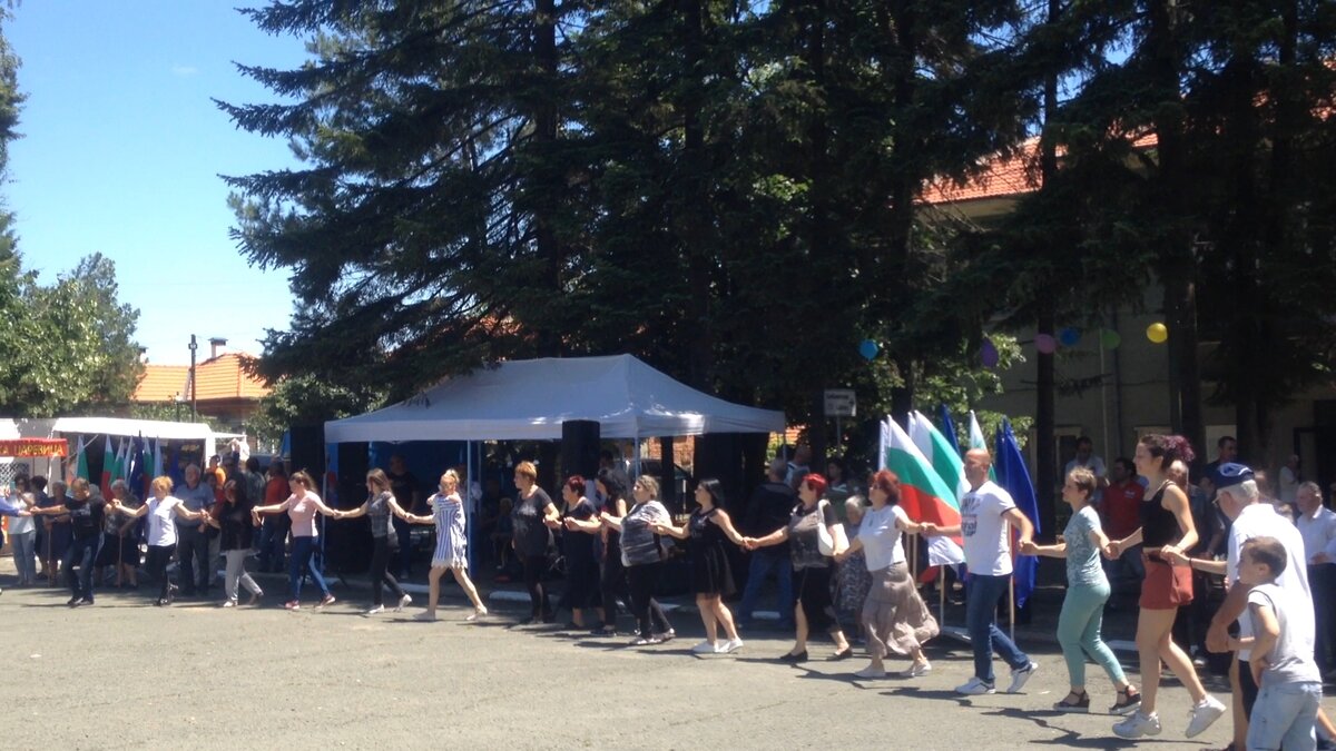 Празднование Дня Села в болгарском селе Подвис. Фото автора.