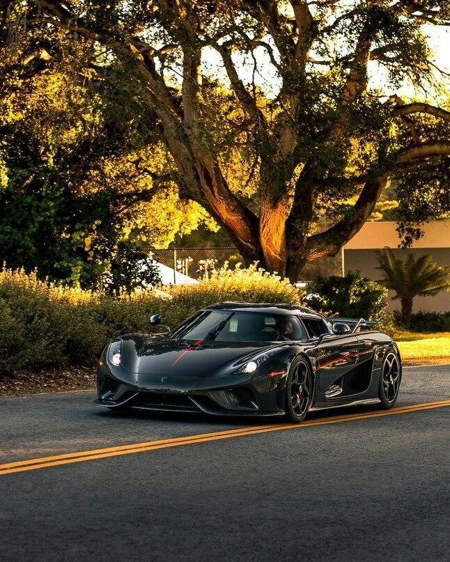 2015 Koenigsegg RegeraПроизведено 80 единиц.