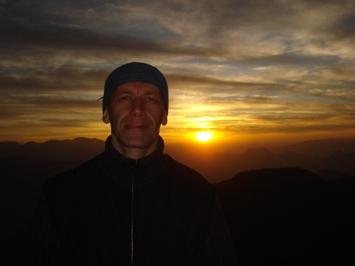 Утро в Гималаях. Свежесть и спокойствие. 