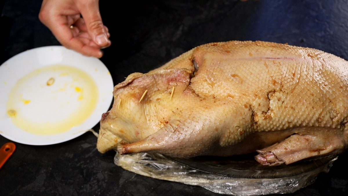 🍗 Гусь с апельсинами, запеченный в духовке — рецепт с фото