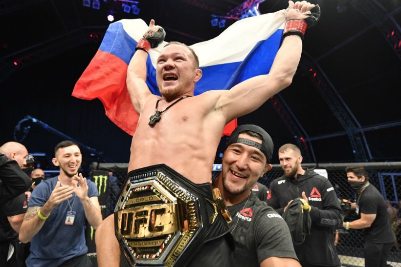 Пётр Ян с чемпионским поясом