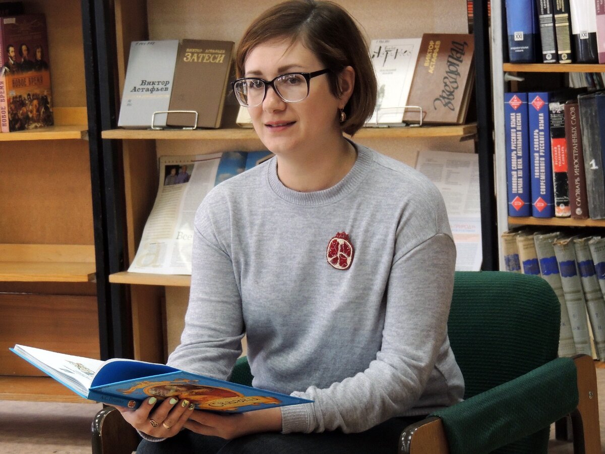 Генеральный директор Курганской региональной общественной организации "Ассоциация поддержки библиотечно-инфолрмационной деятельности", заместитель директора Курганской областной универсальной научной библиотеки им. А. К. Югова по проектной деятельности и развитию Мария Александровна Колчеданцева.