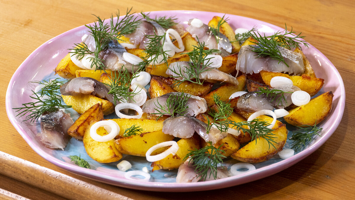 Ароматный картофель со скумбрией