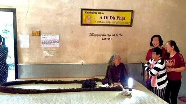 А вот и наша Рапунцель.