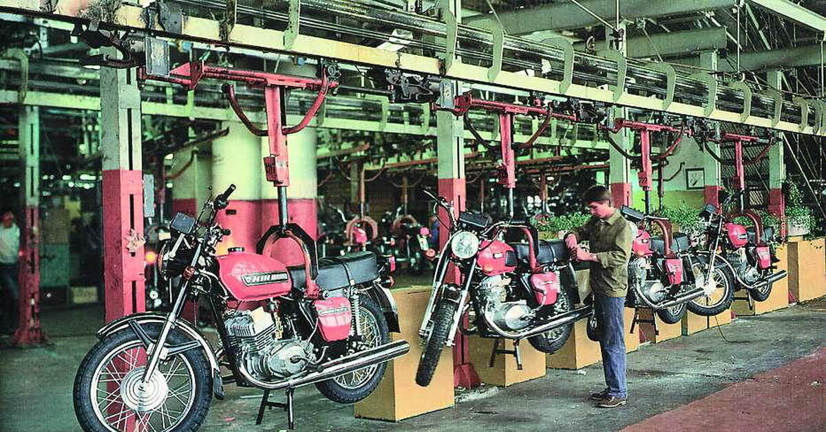 Конвейер завода "Иж"