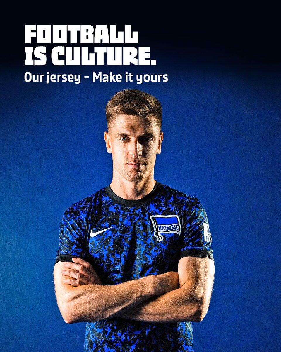 Пёнтек в новой форме Герты