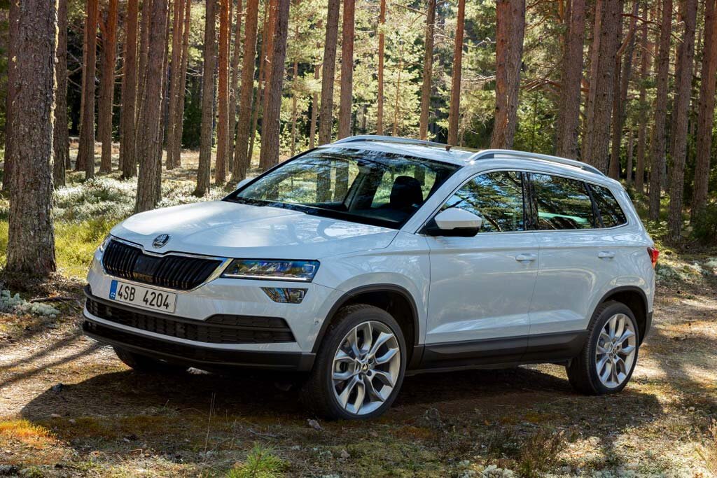 Судя по фото нового Kia Seltos, внешне автомобиль выглядит свежо и современно, что сразу же дает ему несколько очков вперед, по сравнению с конкурентами, дизайн которых успел примелькаться и устареть.