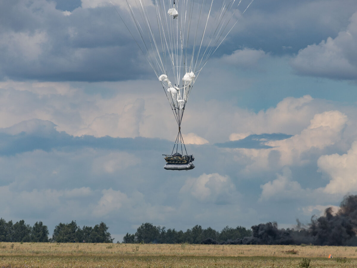 Самосброс военный парашютный