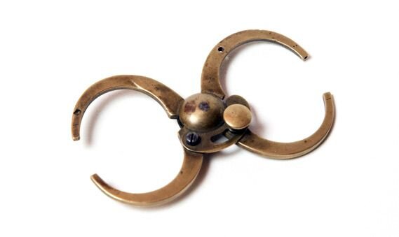 Старинный инструмент часовщика  ляуфциркуль