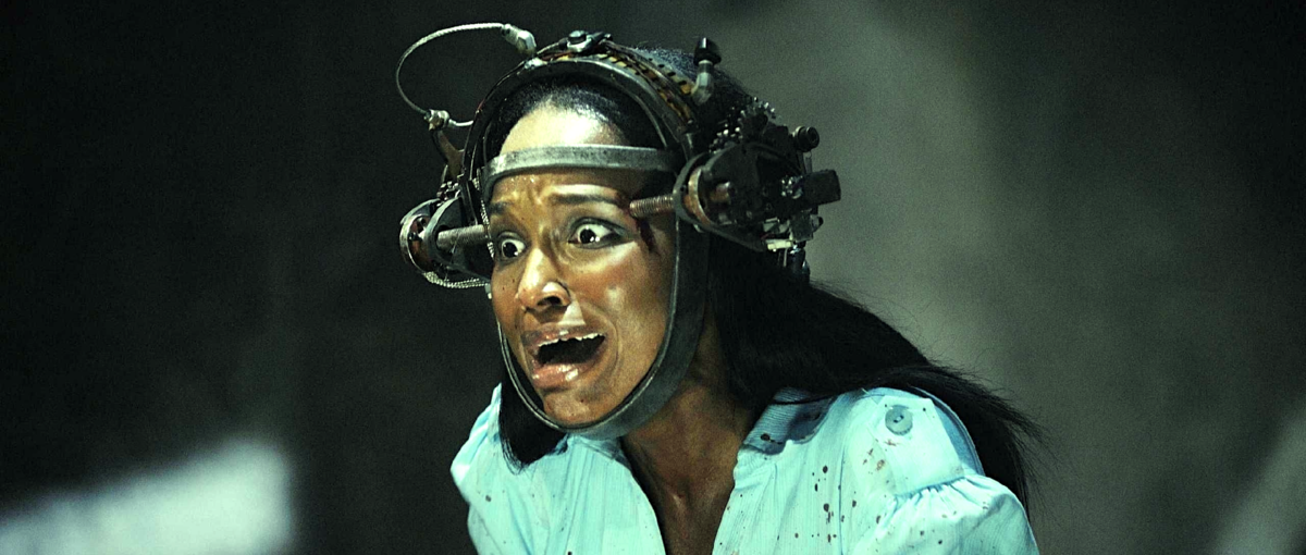 Кадр из фильма "Пила 6". Симона