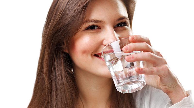 Выпивайте большую часть жидкости равномерно в первой половине дня.