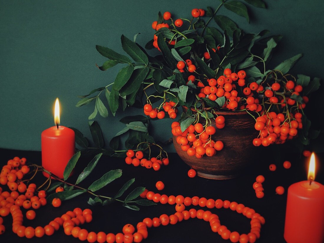 Осеннее равноденствие, обряды с рябиной на желания, деньги, защиту