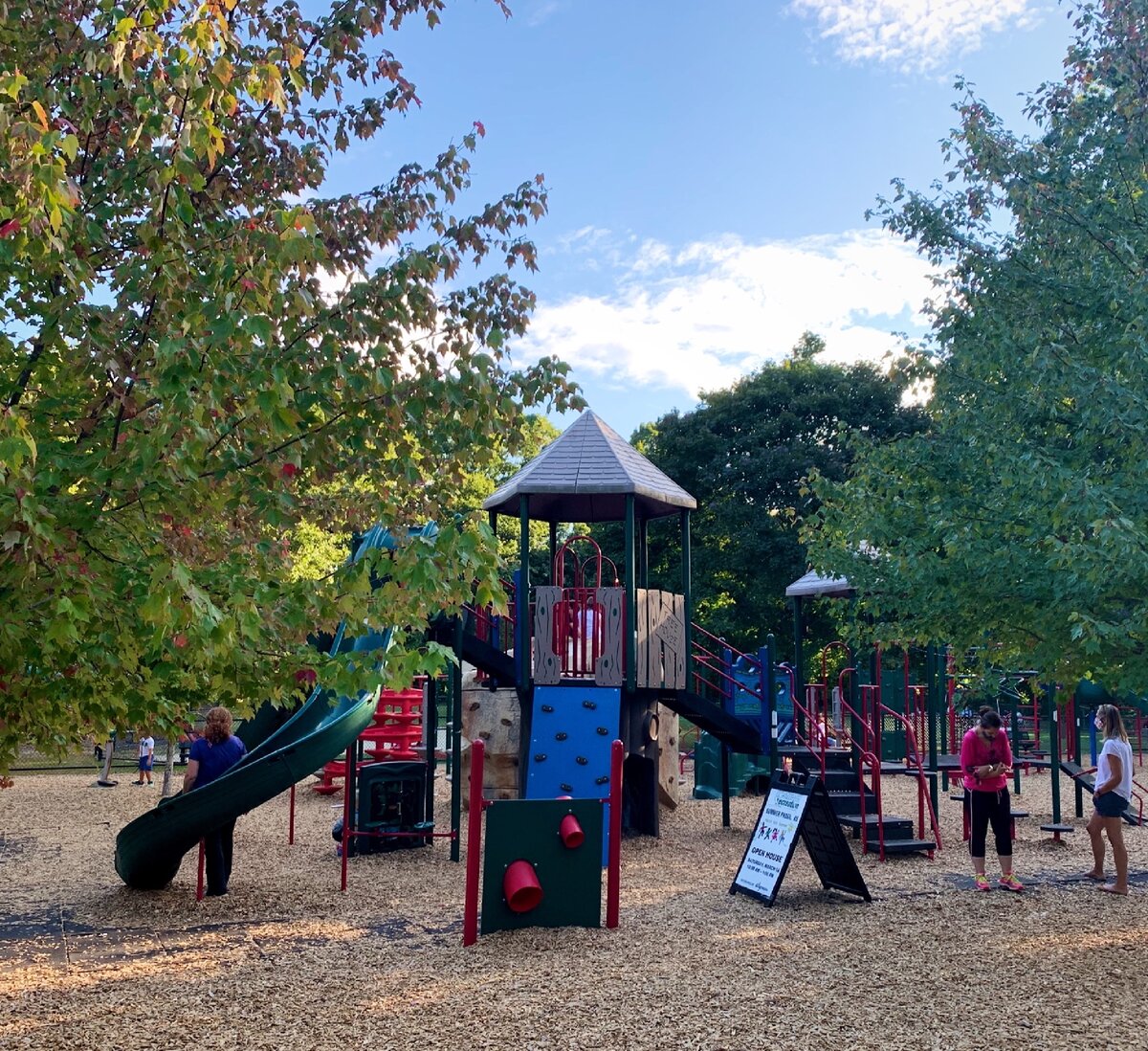 Детская площадка, Вествуд, сентябрь 2020