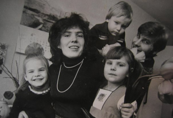 Празднуем 8 марта вскоре после моей выписки.