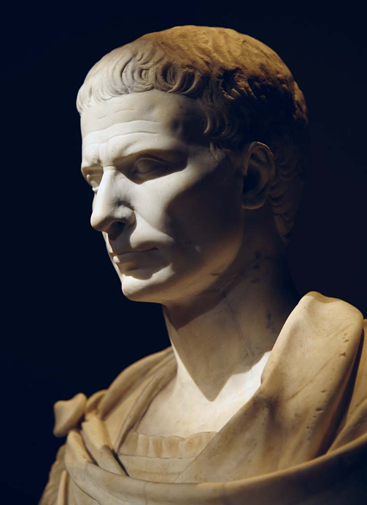 Гай Юлий Цезарь. Мрамор. I в. н. э. Вена, Музей истории искусств. Источник фото: http://ancientrome.ru/art/artwork/img.htm?id=4251