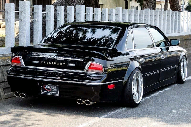 Nissan President.