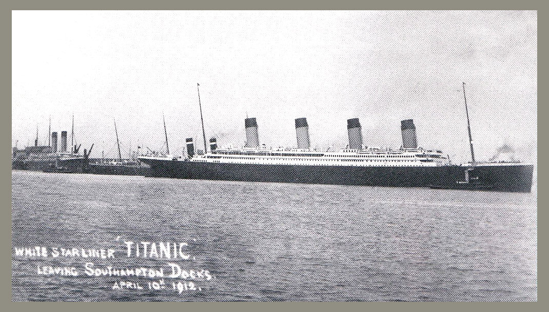 Фотография лайнера "Титаник" 