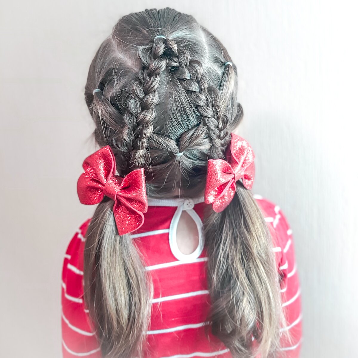 80 ЛИТРОВ ???
⠀
Если верить французским исследователям, человек за свою жизнь расходует примерно 80 литров шампуня.
⠀
А теперь ловите полезные факты и лайфхаки выбора и использования шампуня:
