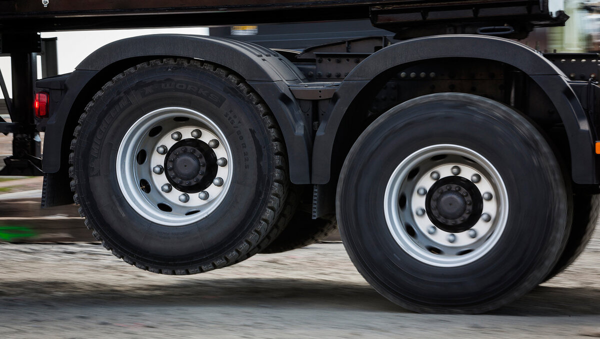 Volvo Truck Tandem Axle Lift