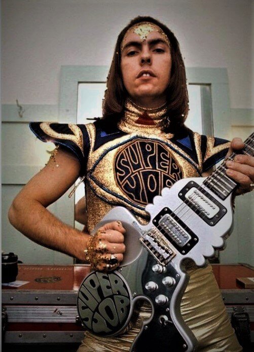 Дэйв Хилл с superyob-гитарой