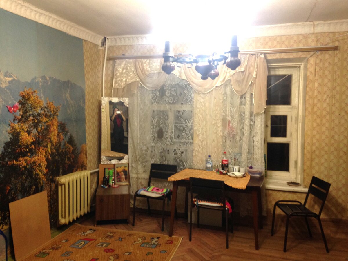Квартира до ремонта. Перепланировка была минимальной из-за множества несущих конструкций.