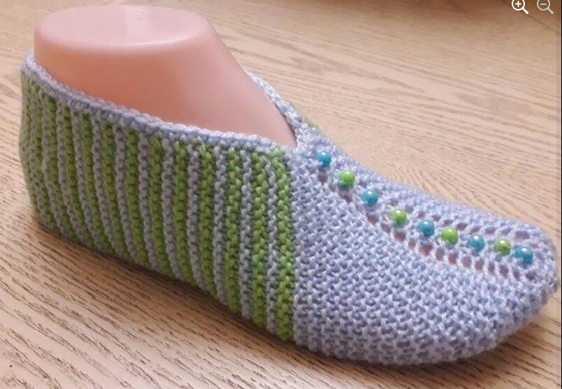 Тапочки, чуни, следки нина шупиллоо. Марина курцова вязание следков спицами. Марина курцева следки. Таша деркач тапочки следки. Курцова вязание следков.