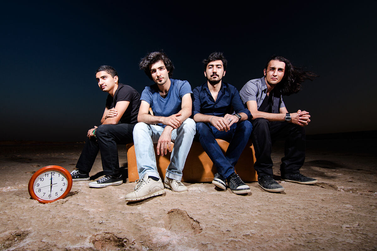 Группа играет в жанре хард-рок.