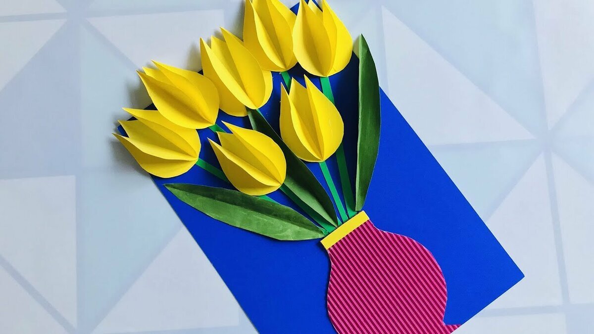 Объемная открытка с рукой и цветами