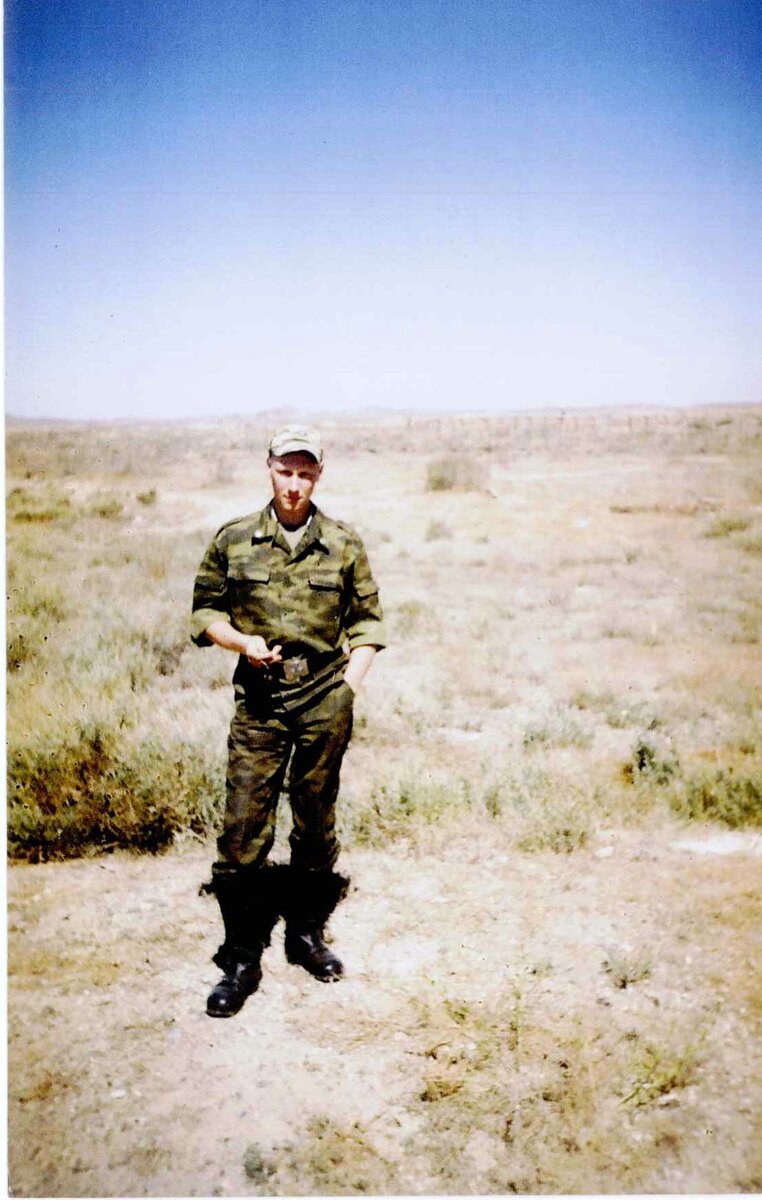 Почти саванна. Гюрзы, скорпионы, черепахи и солдаты