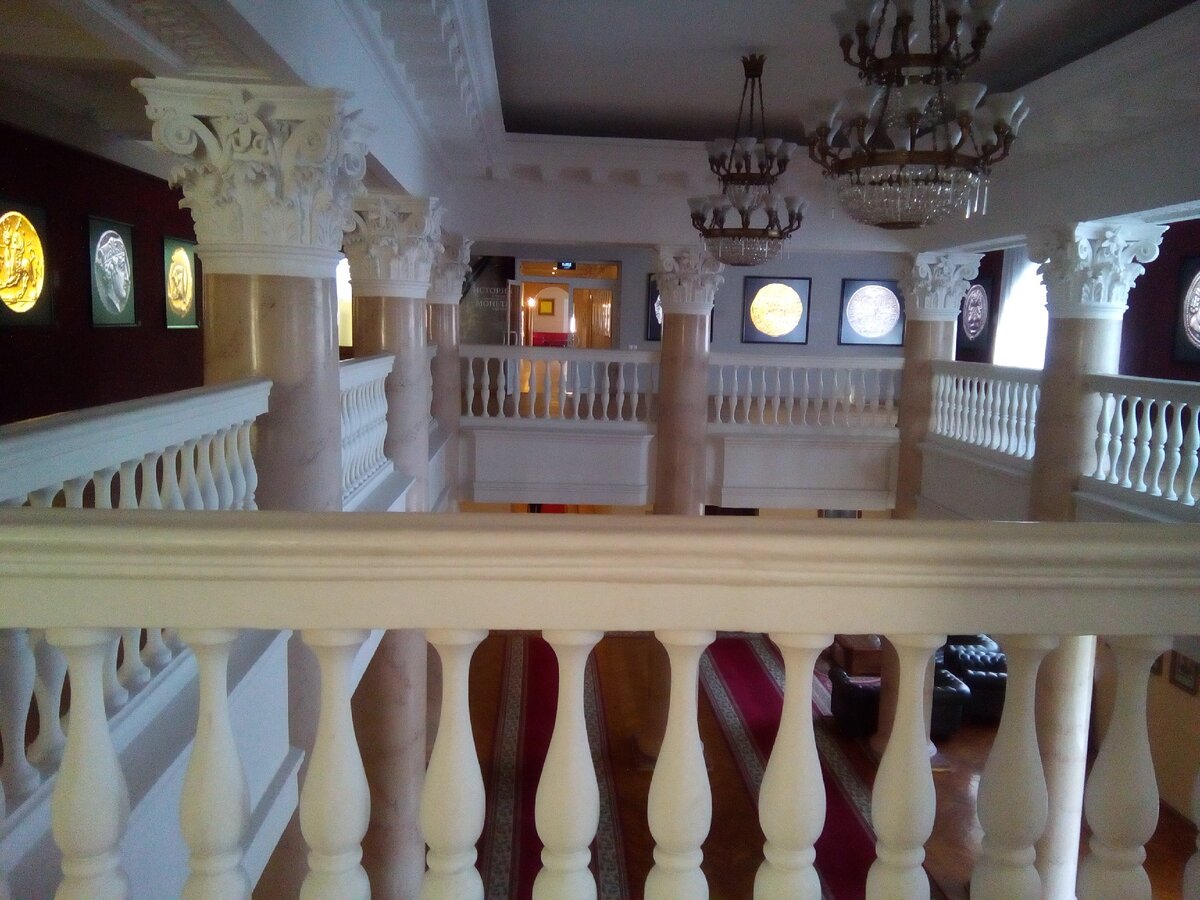 3. Главный корпус Финансового университета при Правительстве РФ в г. Москва, фото из личного архива от 12 сентября 2019 года (день передачи трактата родственникам Галины Васильевны через департамент экономической теории).