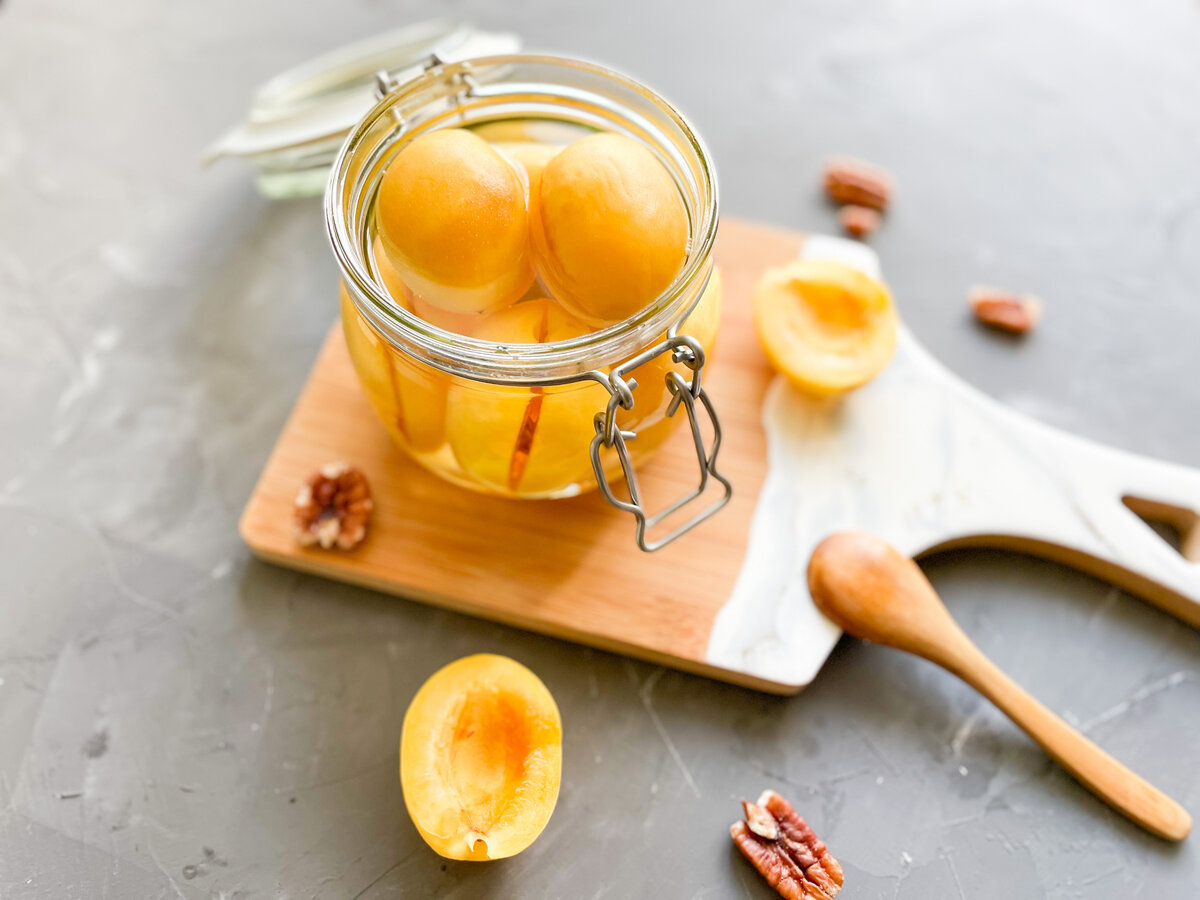 Готовое варенье из абрикосов