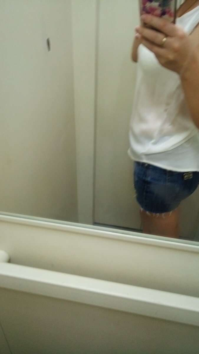 Попу прикрывают вроде 