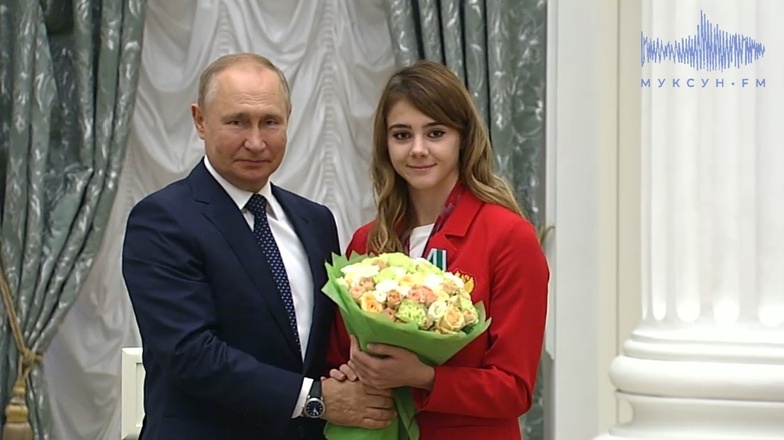 Фото: скриншот видео / сайт Кремля Награды получили семь югорчан.