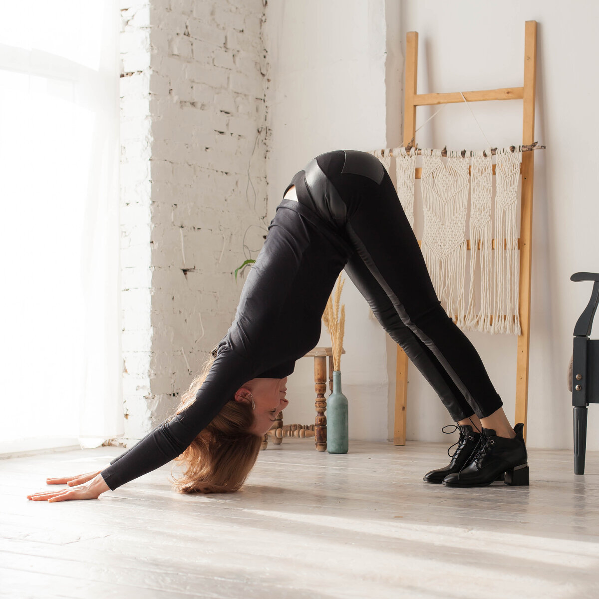 Адхо Мукха Шванасана, собака мордой вниз. /позы йоги