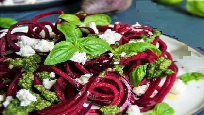Свекла с брынзой и соусом Песто