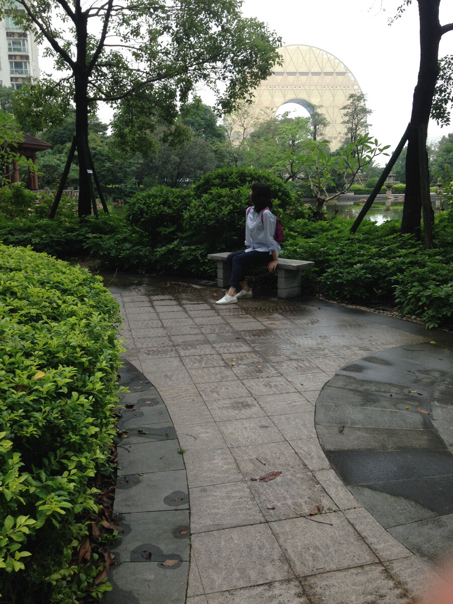 Про знаменитый "бублик" на фото расскажем в отдельной статье