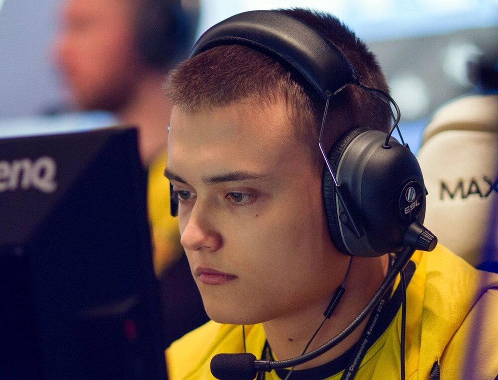 Слухи об уходе GuardiaN из Team Singularity появились 21 января, после того как словацкий снайпер вышел из состава команды в системе ESEA. Представители организации официально не объявляли об уходе Ковача из ростера. Сам киберспортсмен также не сообщал, что покидает коллектив. Однако 19 января Singularity начала выступление в первом дивизионе Prime League Season 3 без словака. В матчах турнира его место в составе занял Артем kise Глебкин.