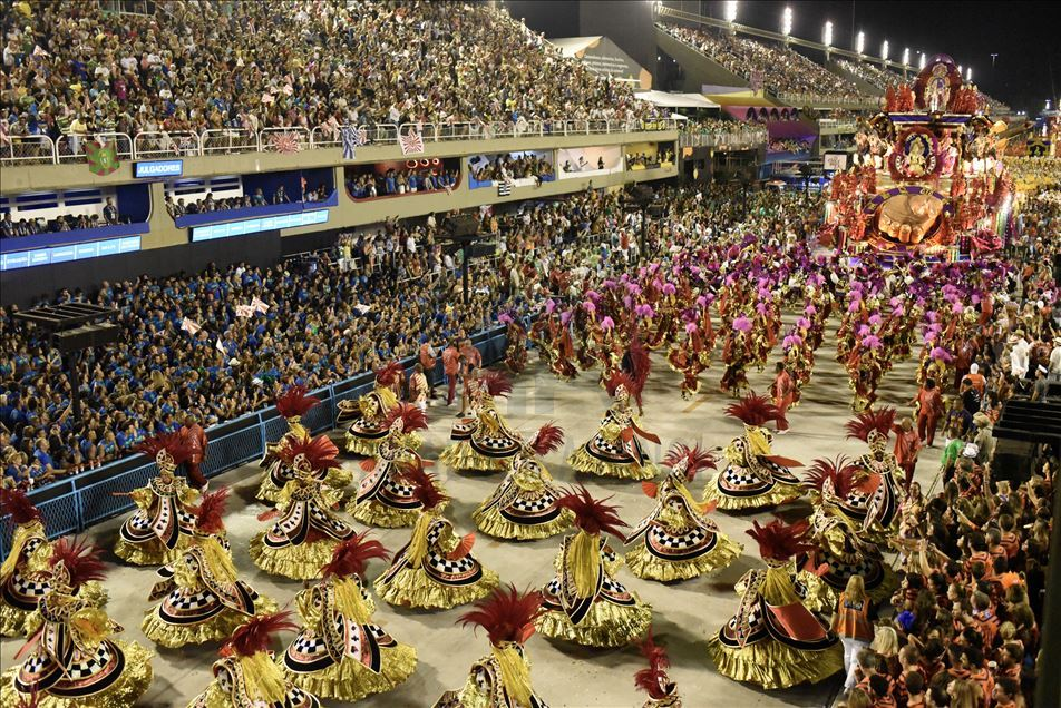 Карнавал в Рио-де-Жанейро фото сайта aa.com.tr