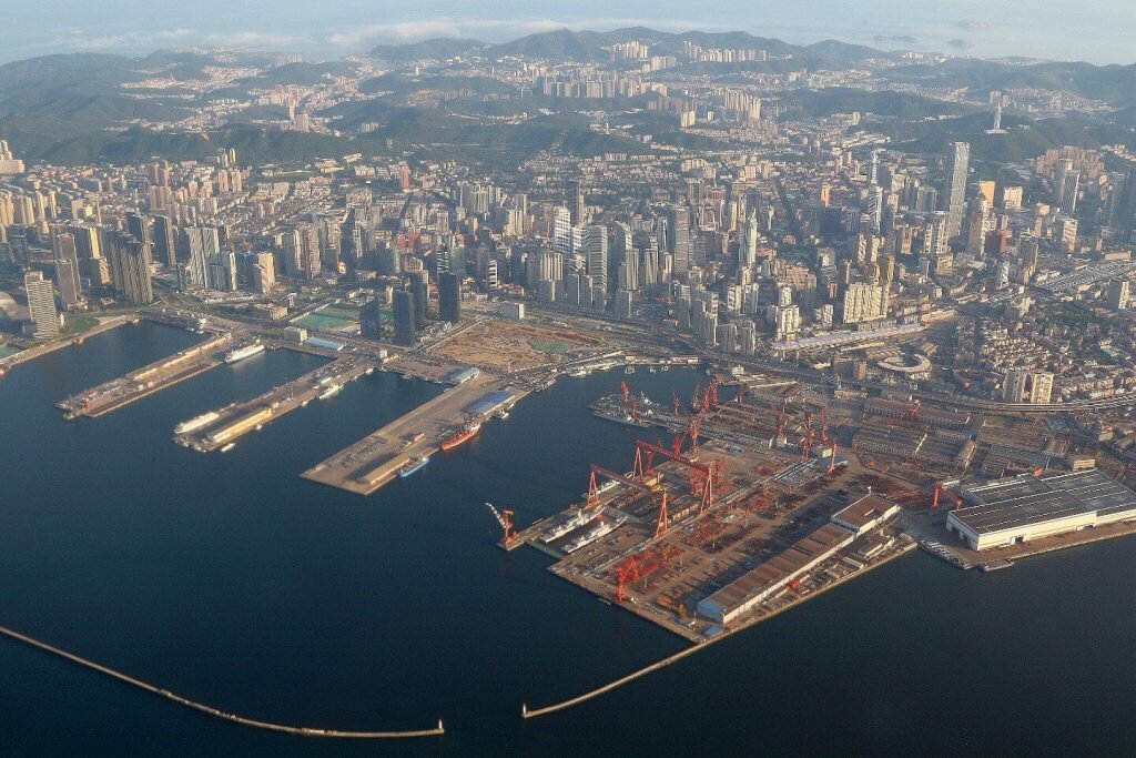 Twitter.com Порт Далянь, КНР