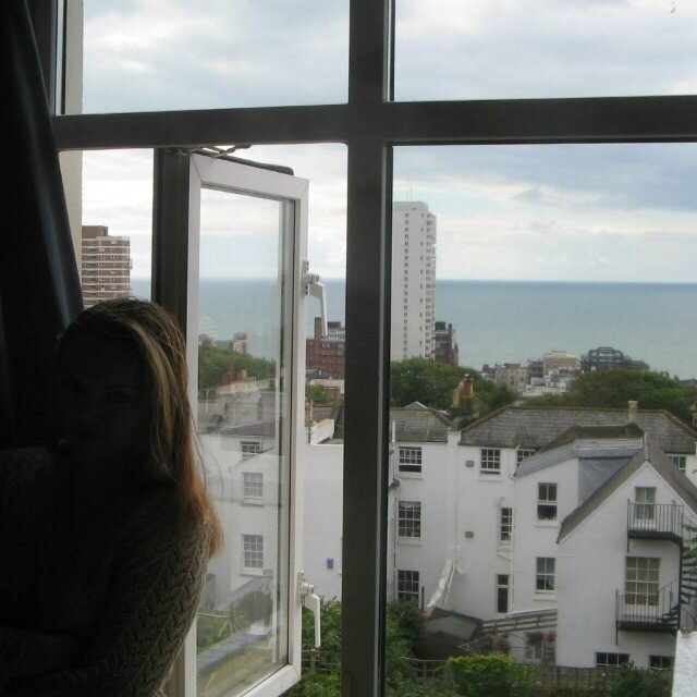 Брайтон, Великобритания, вид из окна и автор канала 