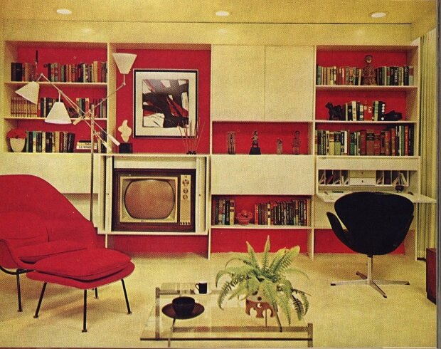 Минималистичный советский интерьер. Минимум комфорта, максимум функциональности.